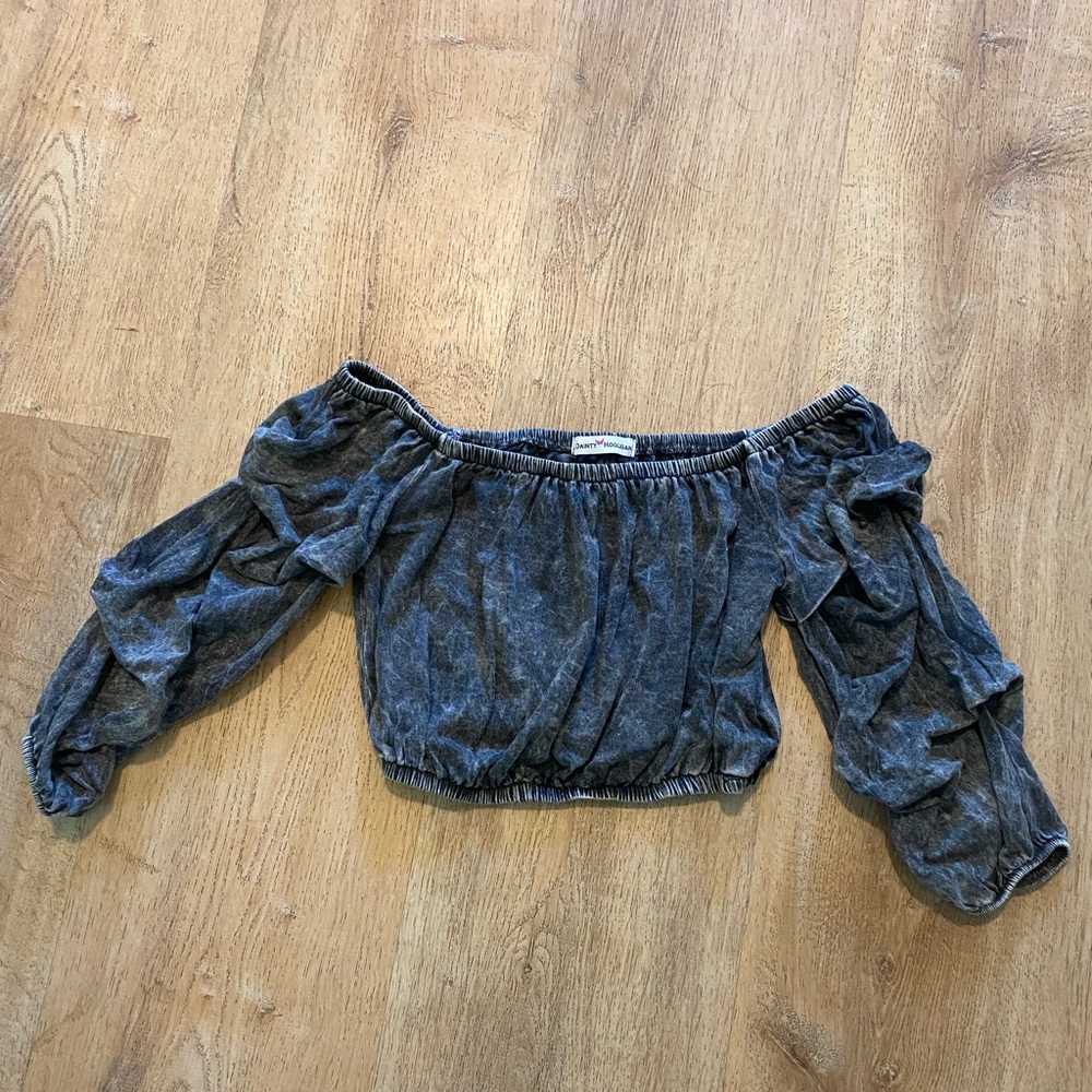 Dainty hooligan crop top